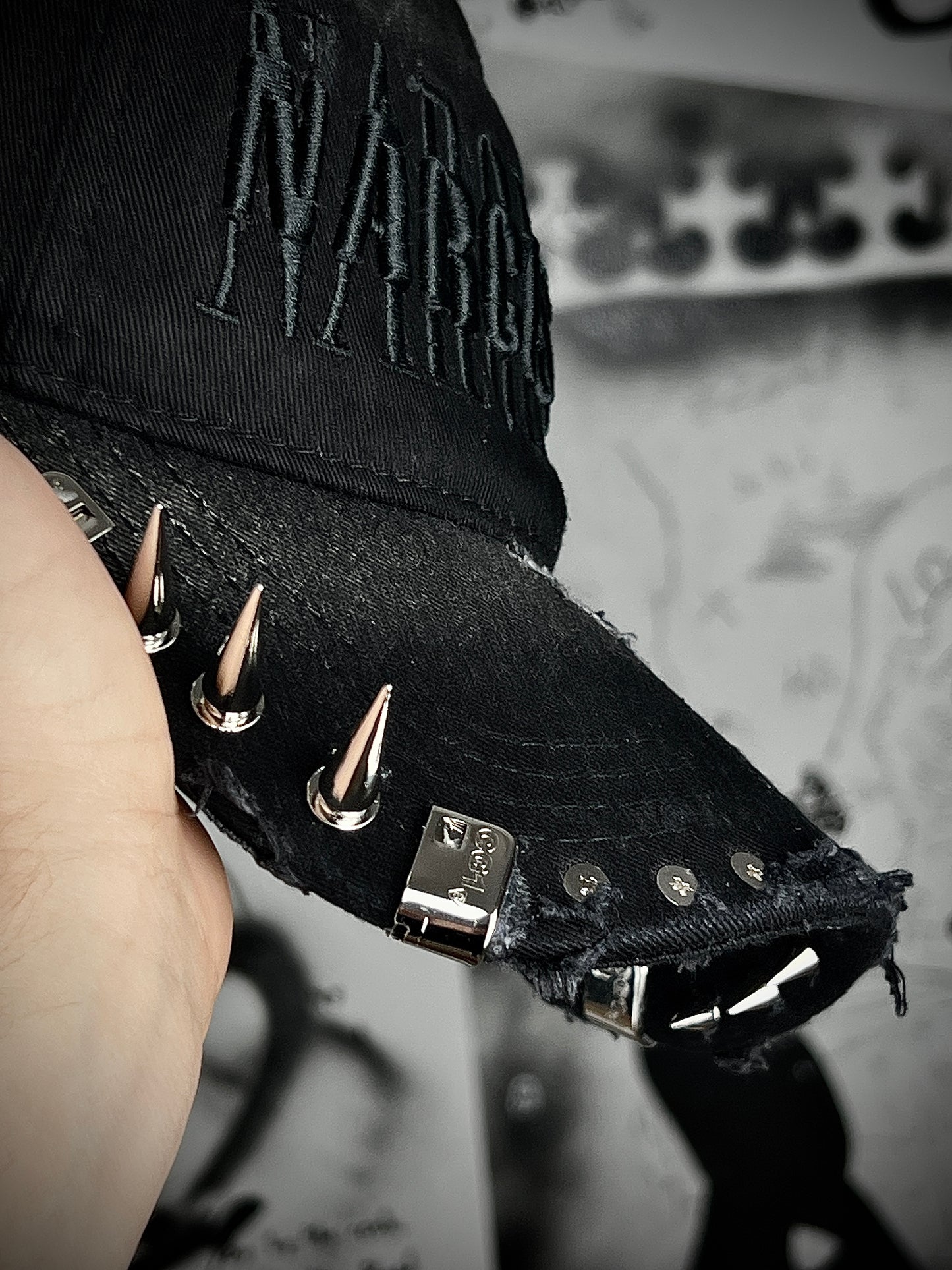 Narcissist cap black
