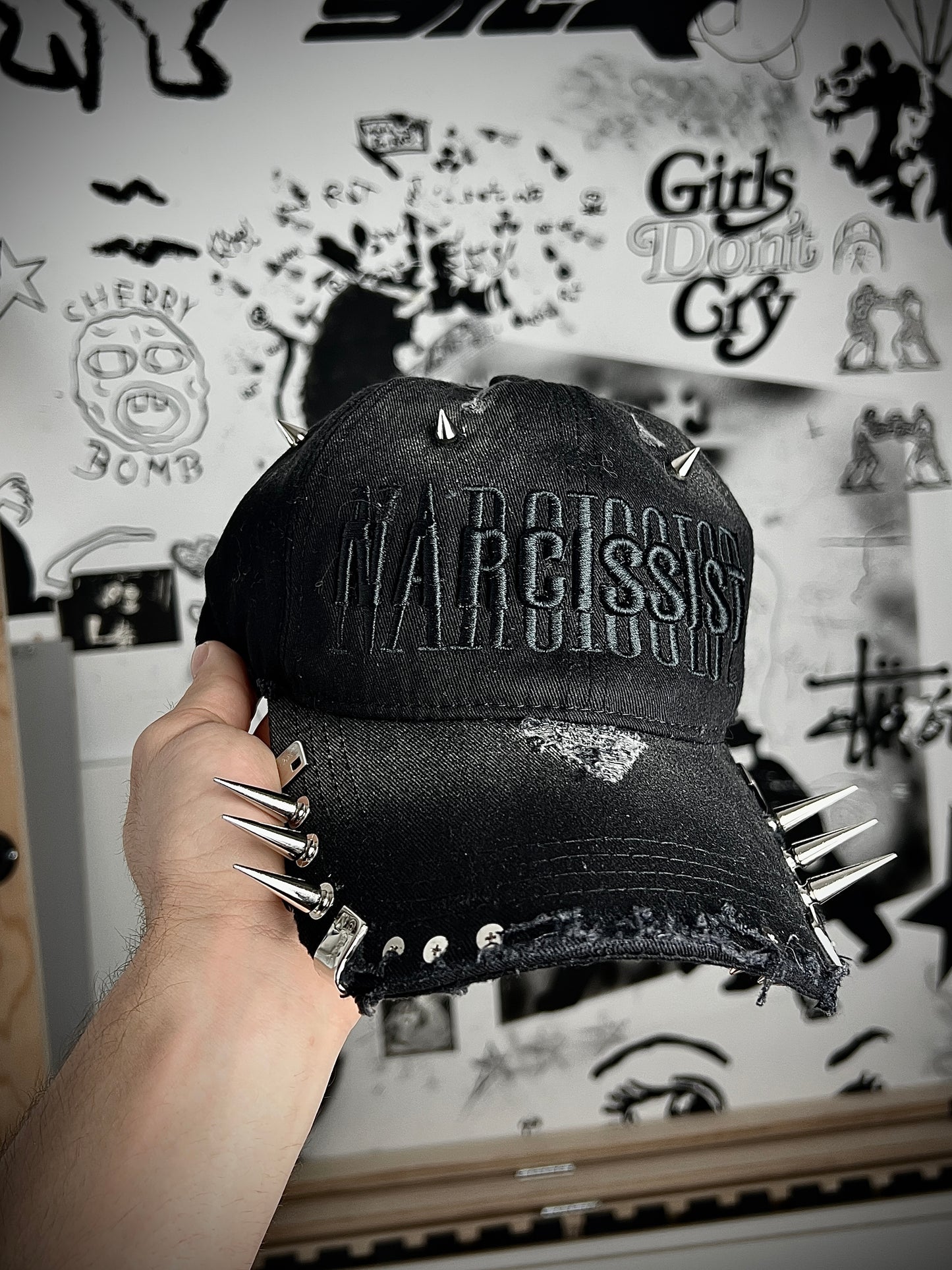 Narcissist cap black