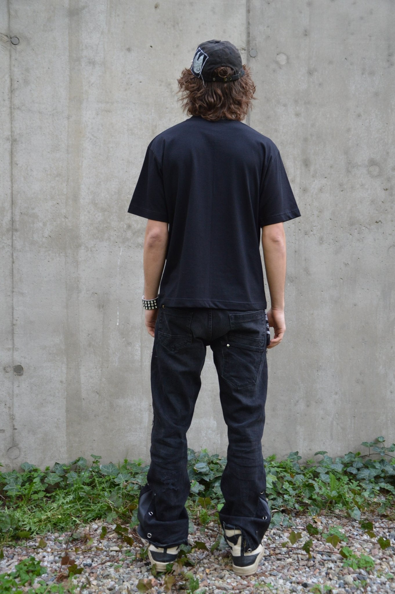 Blank Tee (Black) - Yoel_Studio