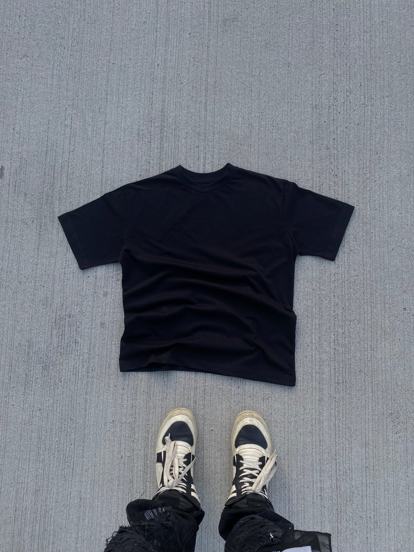 Blank Tee (Black) - Yoel_Studio